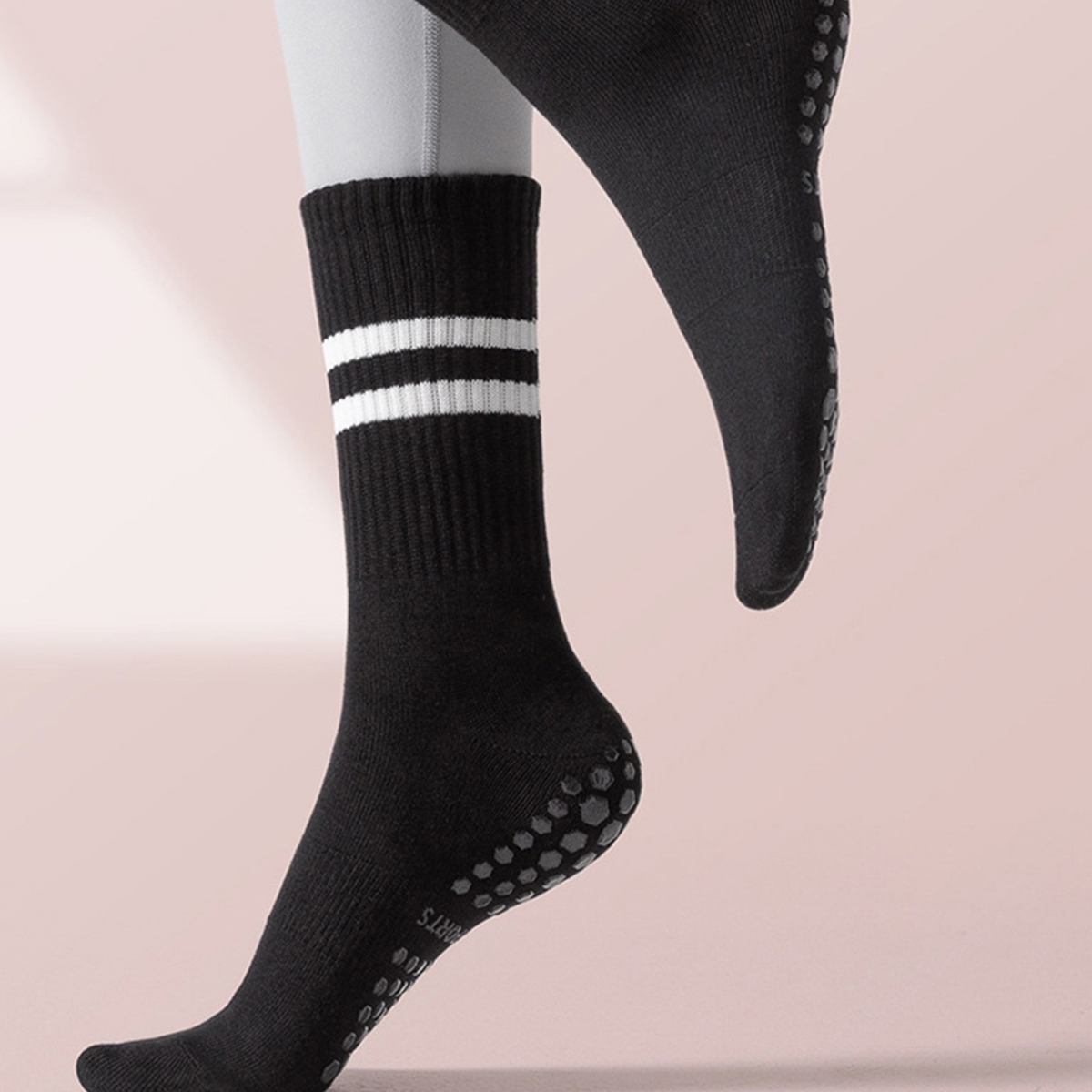Pilates Socks with Grips for W - đánh giá và giá Pilates Yoga And Barre