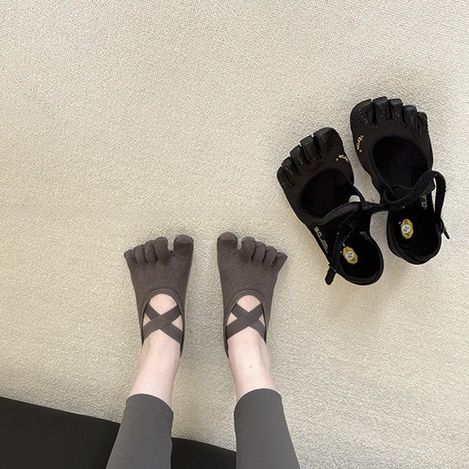 Women's Criss-Cross Strappy Fi - đánh giá và giá Pilates And Yoga Studio
